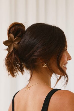 Manel | Hair Claw - Large Hibiscus Flower
