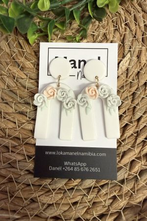 Manel | Stud - White Small Flowers