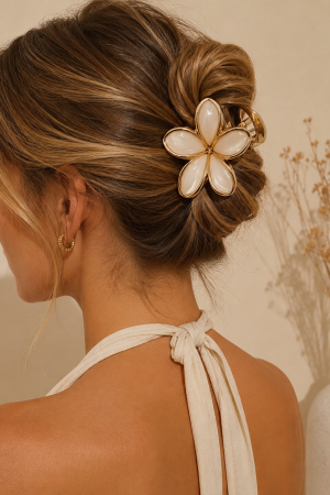 Manel | Hair Claw - Island Bloom Budget