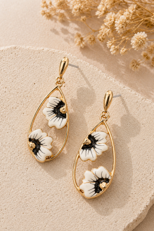 Mane | Stud Earrings - White Petal Flower