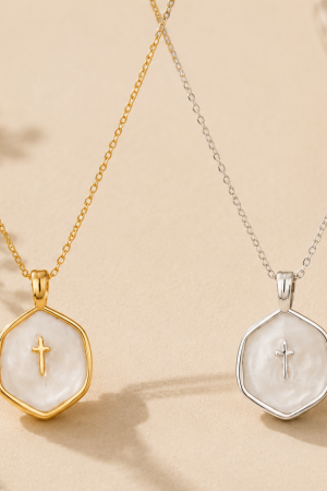 Manel | SS Necklaces - Pearl Plate Cross